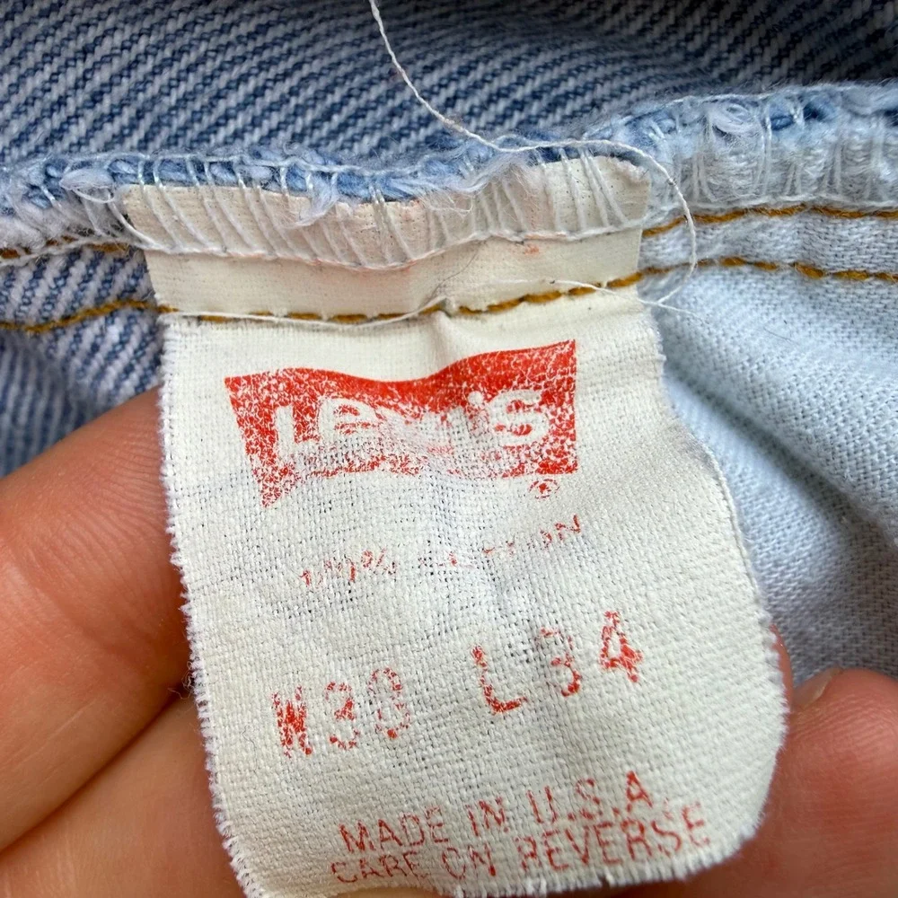 Vintage Levis 550 Relaxed Fit Tapered Leg Jeans Light Wash Made in USA 38x34